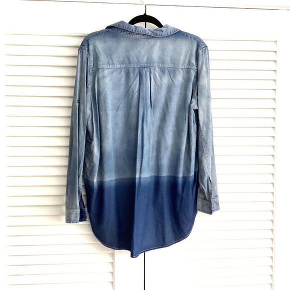 New Joh Chambray Tencel Denim Ombre Button Up Shirt Size Medium - Picture 2 of 11